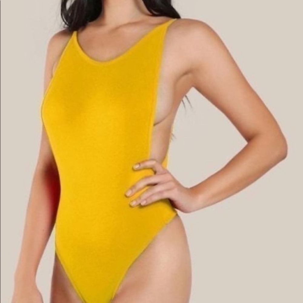 SHEIN Open Back Gold Spaghetti Strap Strappy Pull‎ on Bodysuit Sz X-small